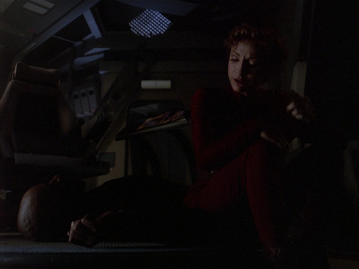 extant_StarTrek_DS9_4x07-StarshipDown_2377.jpg