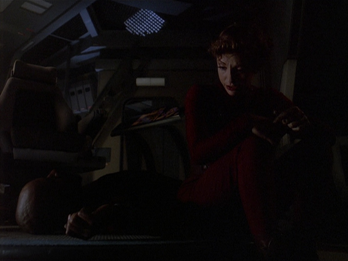 extant_StarTrek_DS9_4x07-StarshipDown_2379.jpg