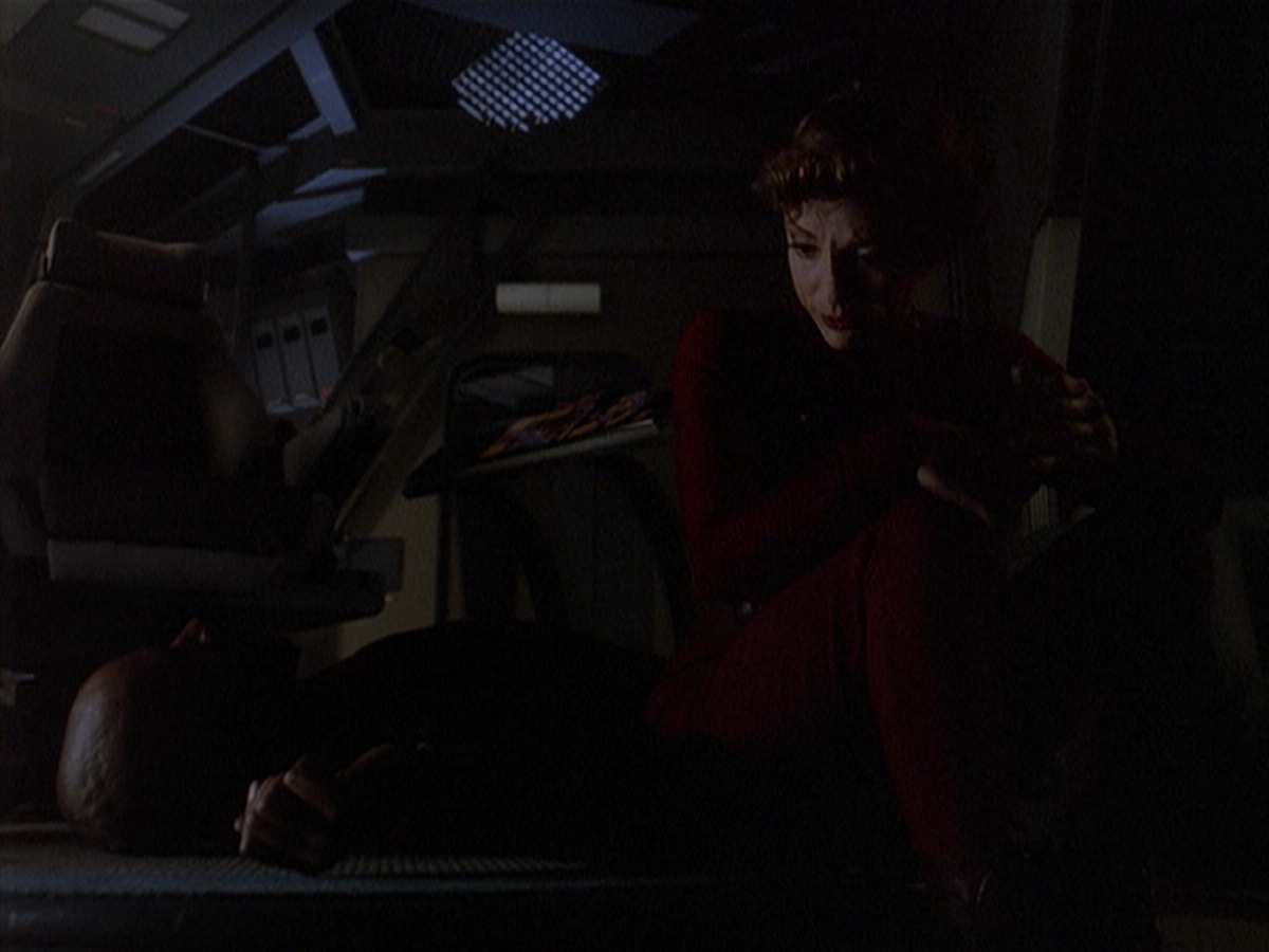 extant_StarTrek_DS9_4x07-StarshipDown_2381.jpg