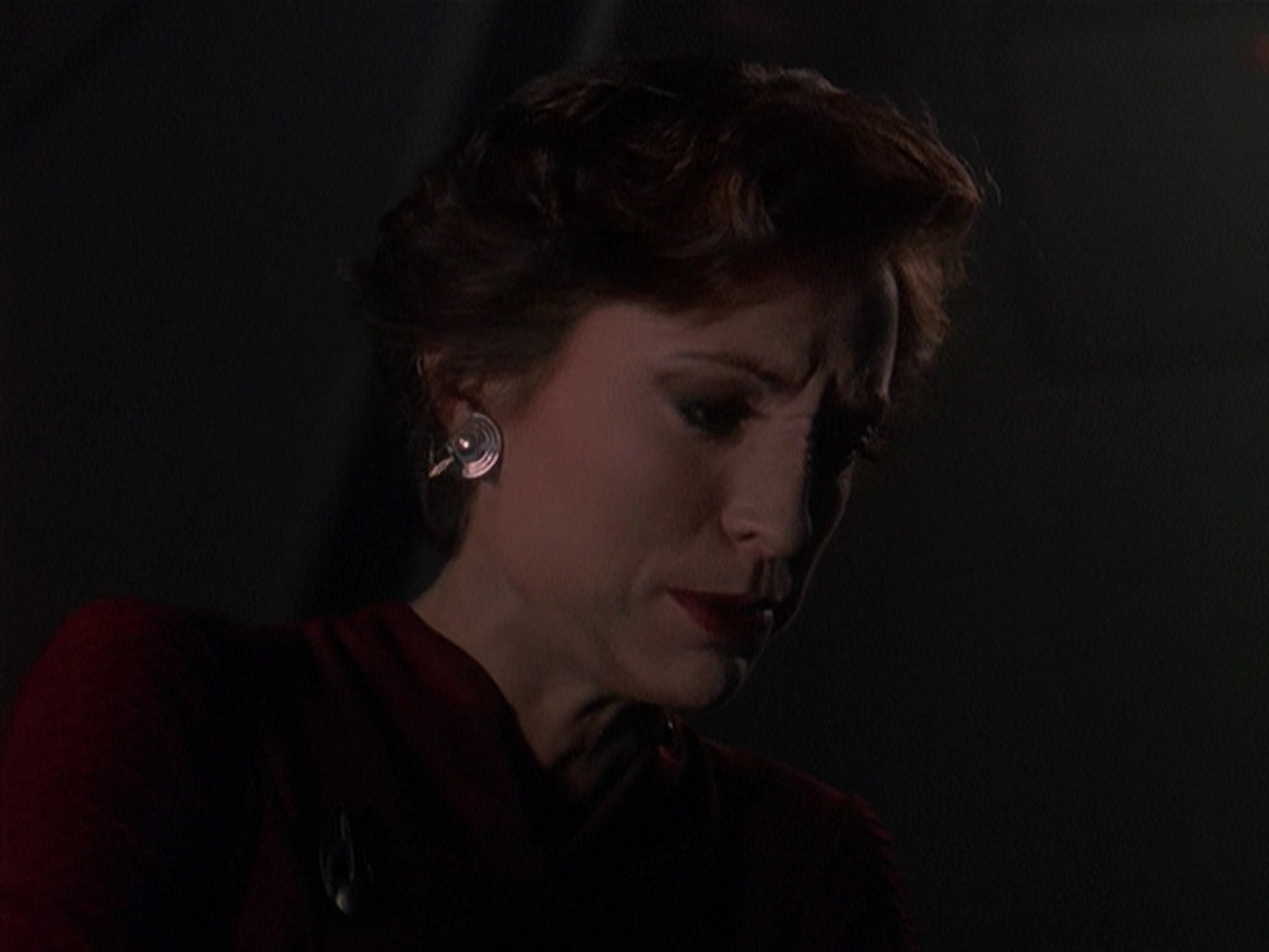 extant_StarTrek_DS9_4x07-StarshipDown_2401.jpg