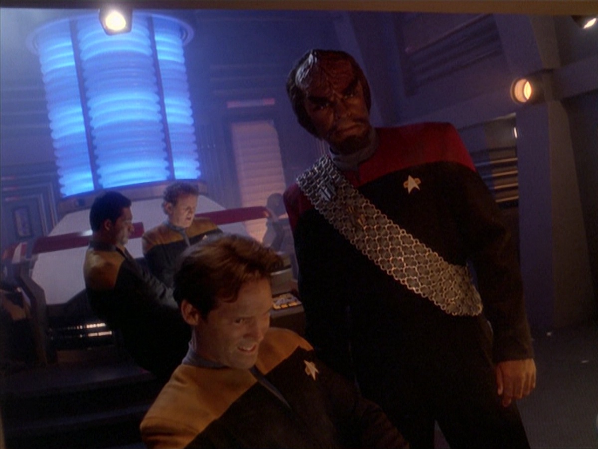 extant_StarTrek_DS9_4x07-StarshipDown_2611.jpg