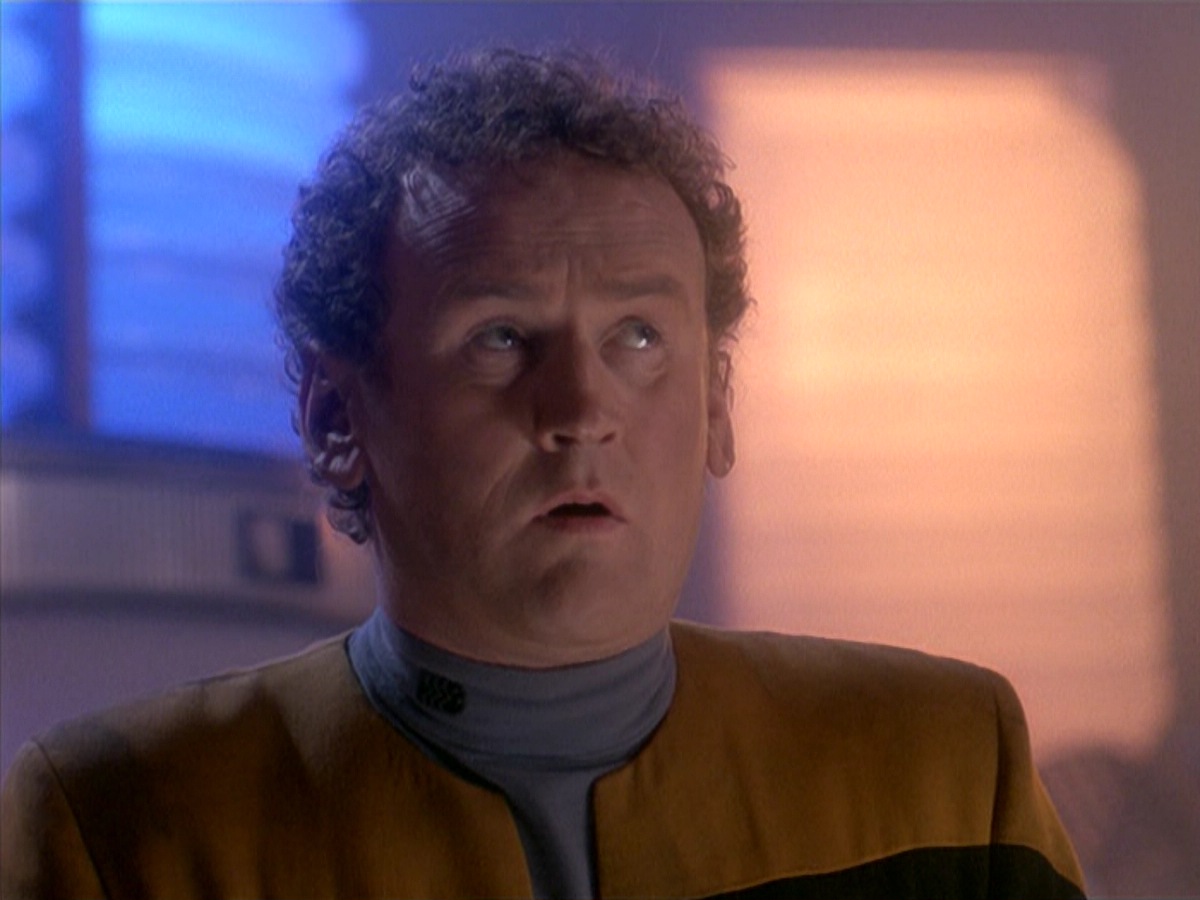 extant_StarTrek_DS9_4x07-StarshipDown_2638.jpg