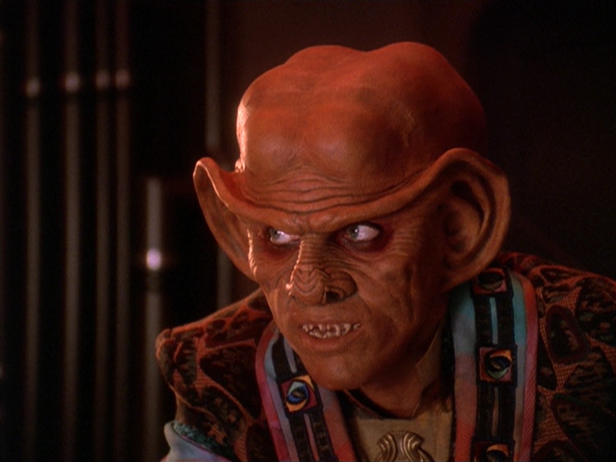 extant_StarTrek_DS9_4x07-StarshipDown_2708.jpg