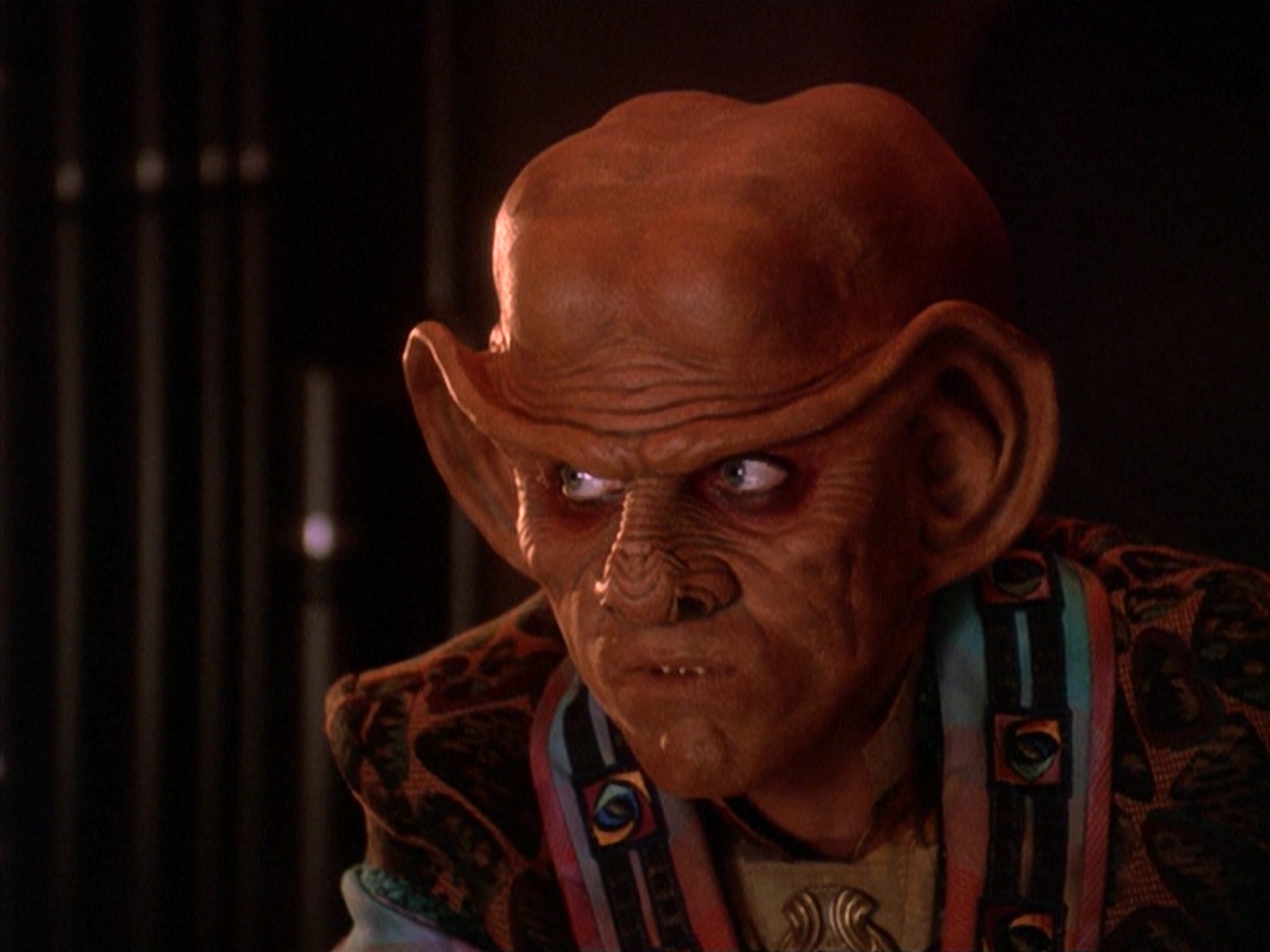 extant_StarTrek_DS9_4x07-StarshipDown_2709.jpg