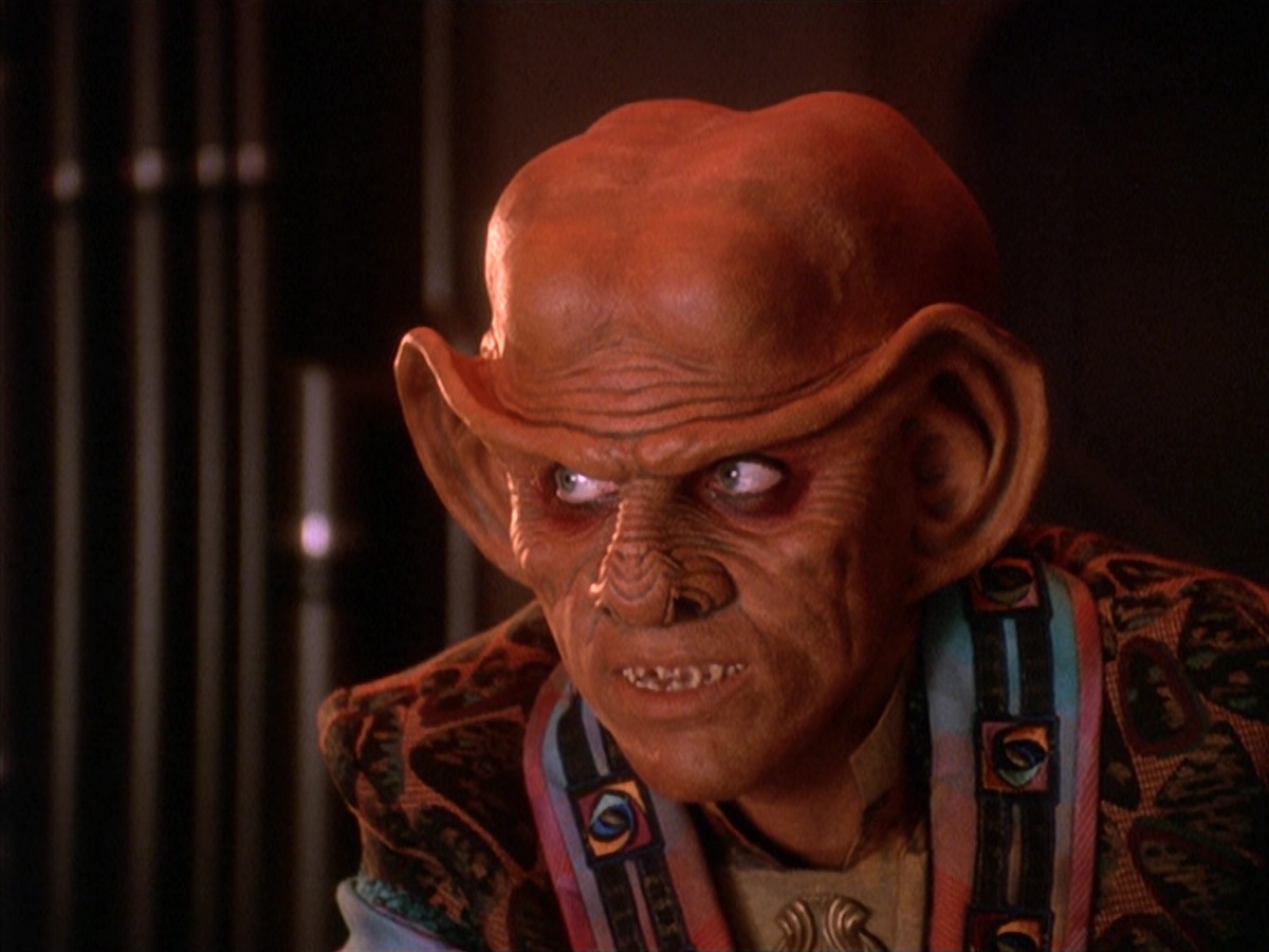 extant_StarTrek_DS9_4x07-StarshipDown_2712.jpg