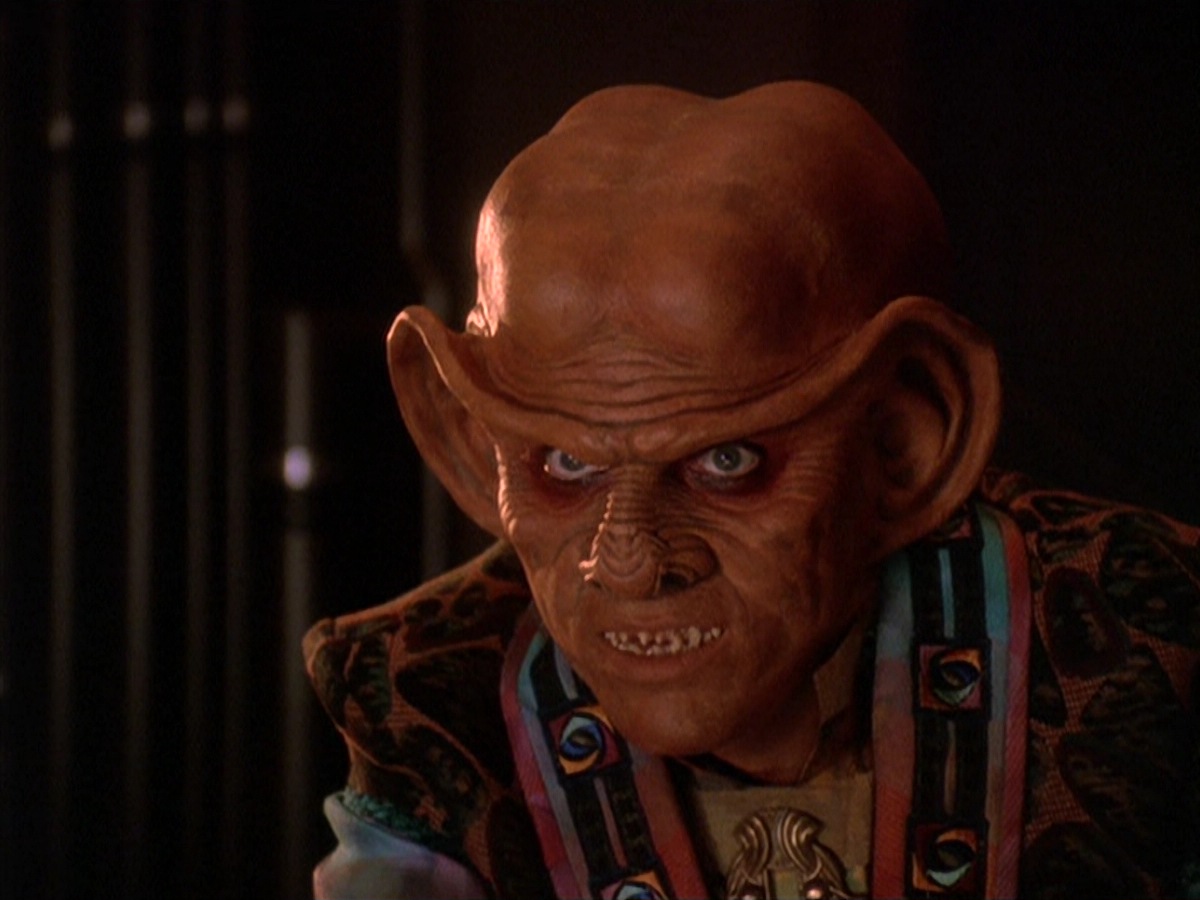 extant_StarTrek_DS9_4x07-StarshipDown_2721.jpg