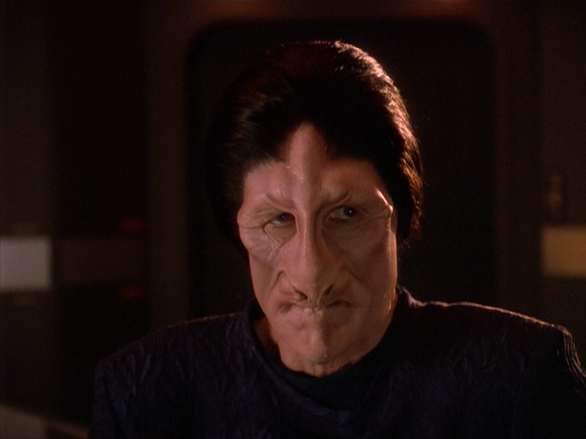 extant_StarTrek_DS9_4x07-StarshipDown_2727.jpg