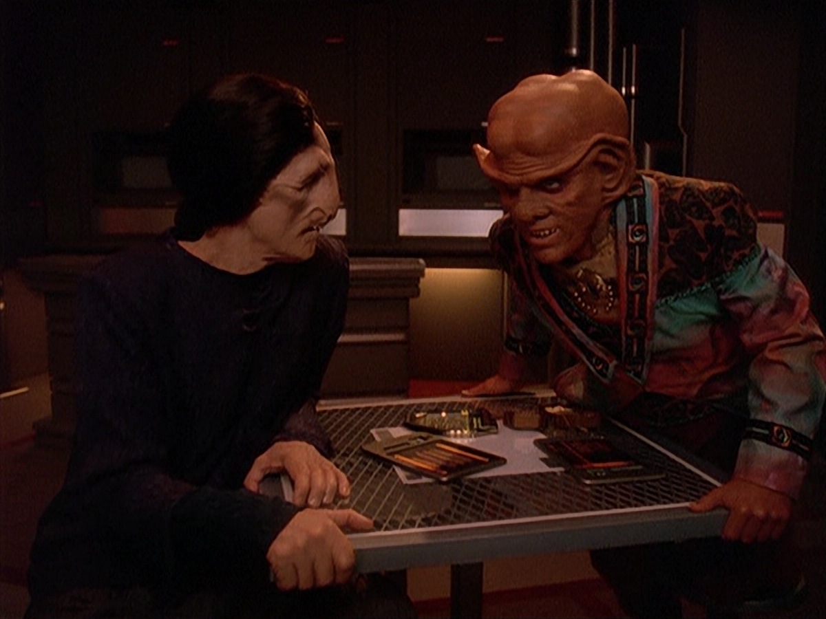 extant_StarTrek_DS9_4x07-StarshipDown_2730.jpg