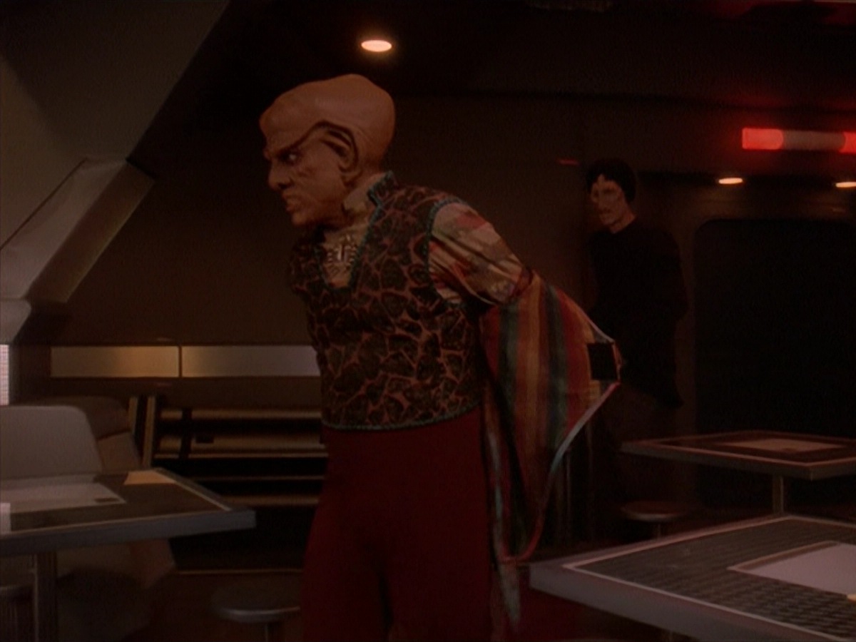 extant_StarTrek_DS9_4x07-StarshipDown_2751.jpg