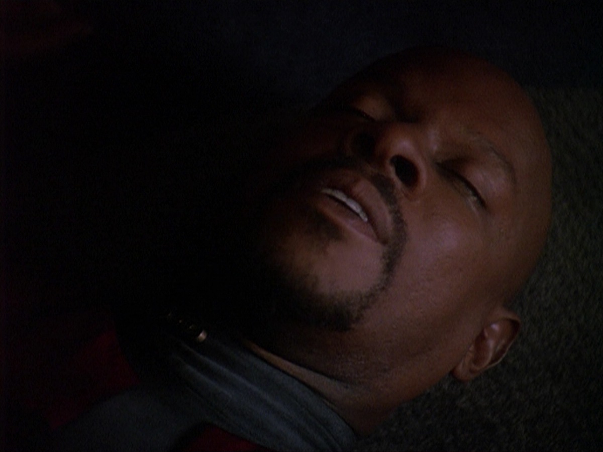 extant_StarTrek_DS9_4x07-StarshipDown_3716.jpg