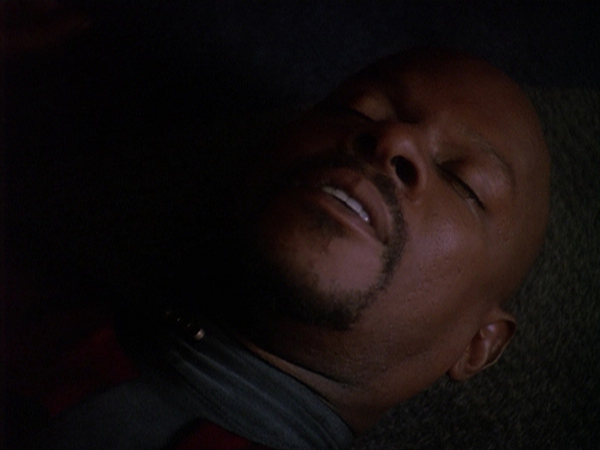 extant_StarTrek_DS9_4x07-StarshipDown_3725.jpg
