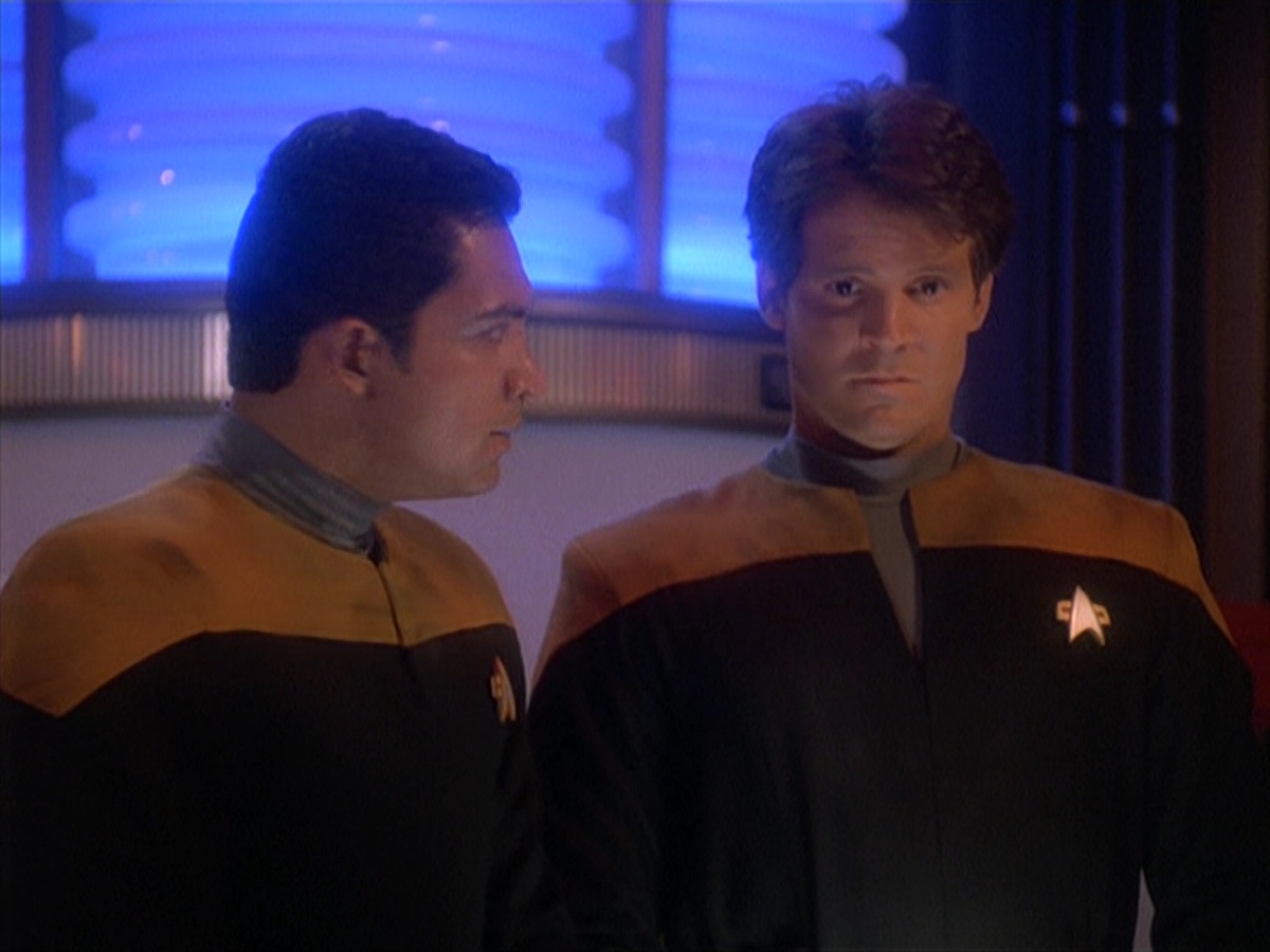 extant_StarTrek_DS9_4x07-StarshipDown_3829.jpg