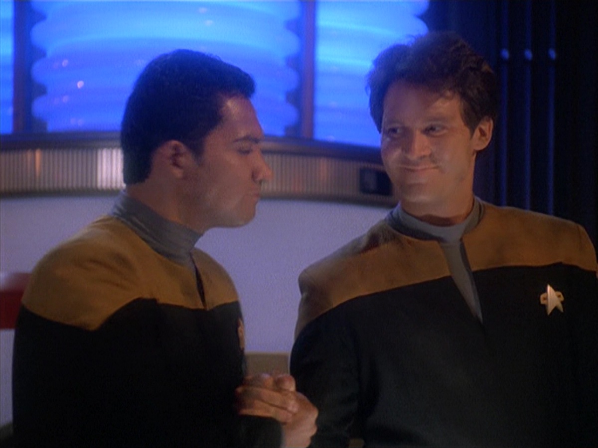 extant_StarTrek_DS9_4x07-StarshipDown_3832.jpg