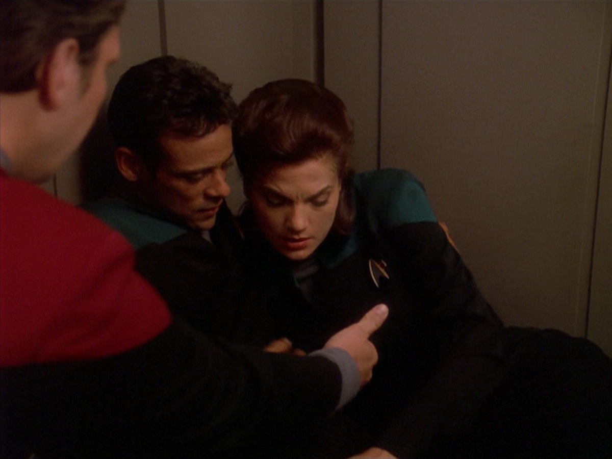 extant_StarTrek_DS9_4x07-StarshipDown_3860.jpg