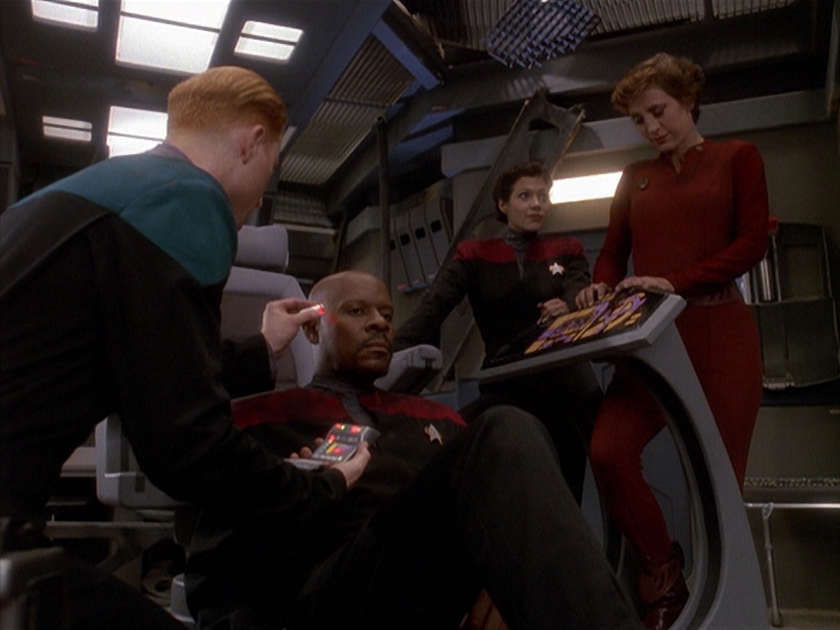 extant_StarTrek_DS9_4x07-StarshipDown_3872.jpg