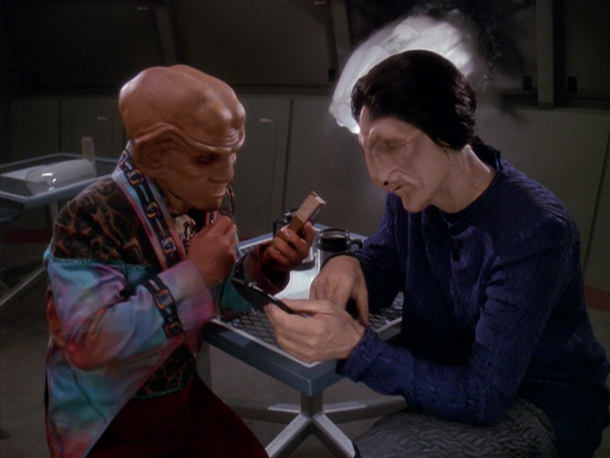 extant_StarTrek_DS9_4x07-StarshipDown_3884.jpg