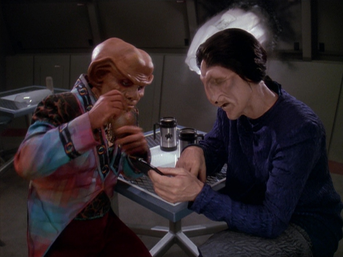 extant_StarTrek_DS9_4x07-StarshipDown_3885.jpg