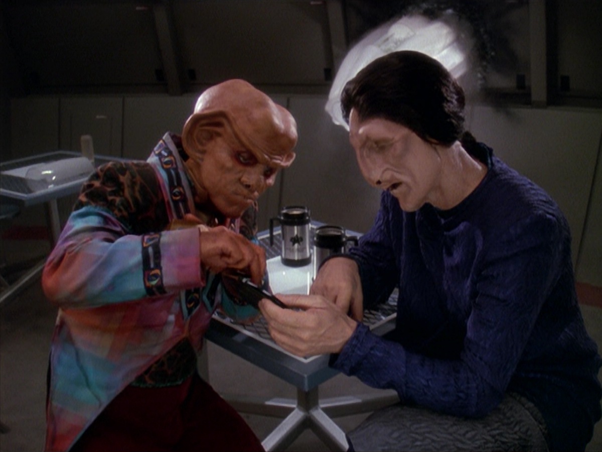 extant_StarTrek_DS9_4x07-StarshipDown_3886.jpg