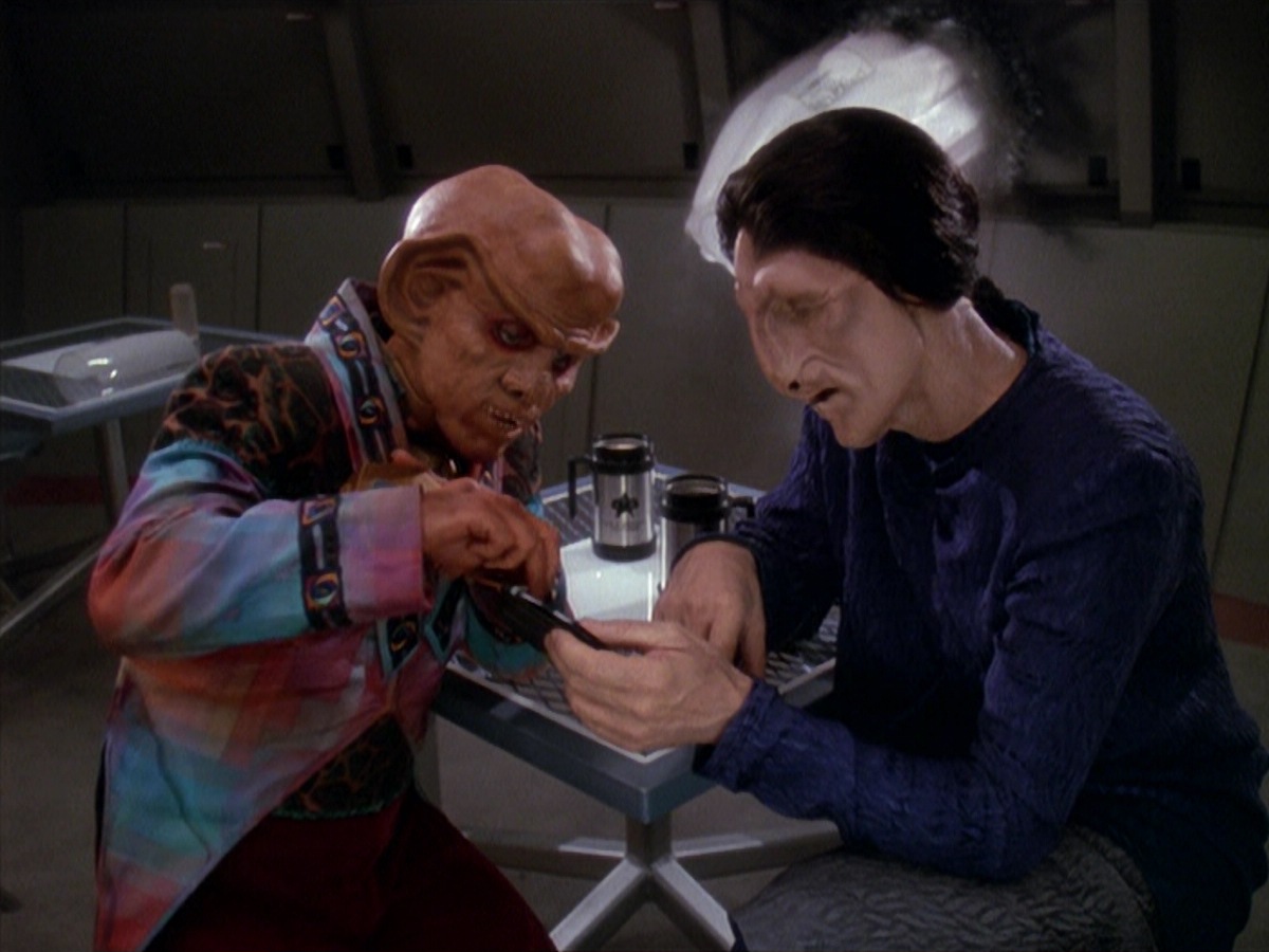 extant_StarTrek_DS9_4x07-StarshipDown_3887.jpg