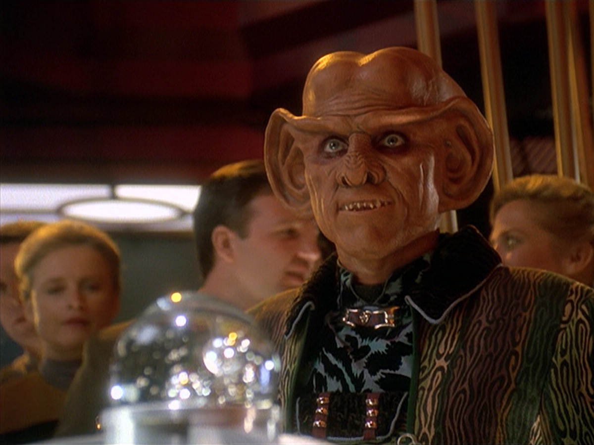 extant_StarTrek_DS9_4x07-StarshipDown_3966.jpg