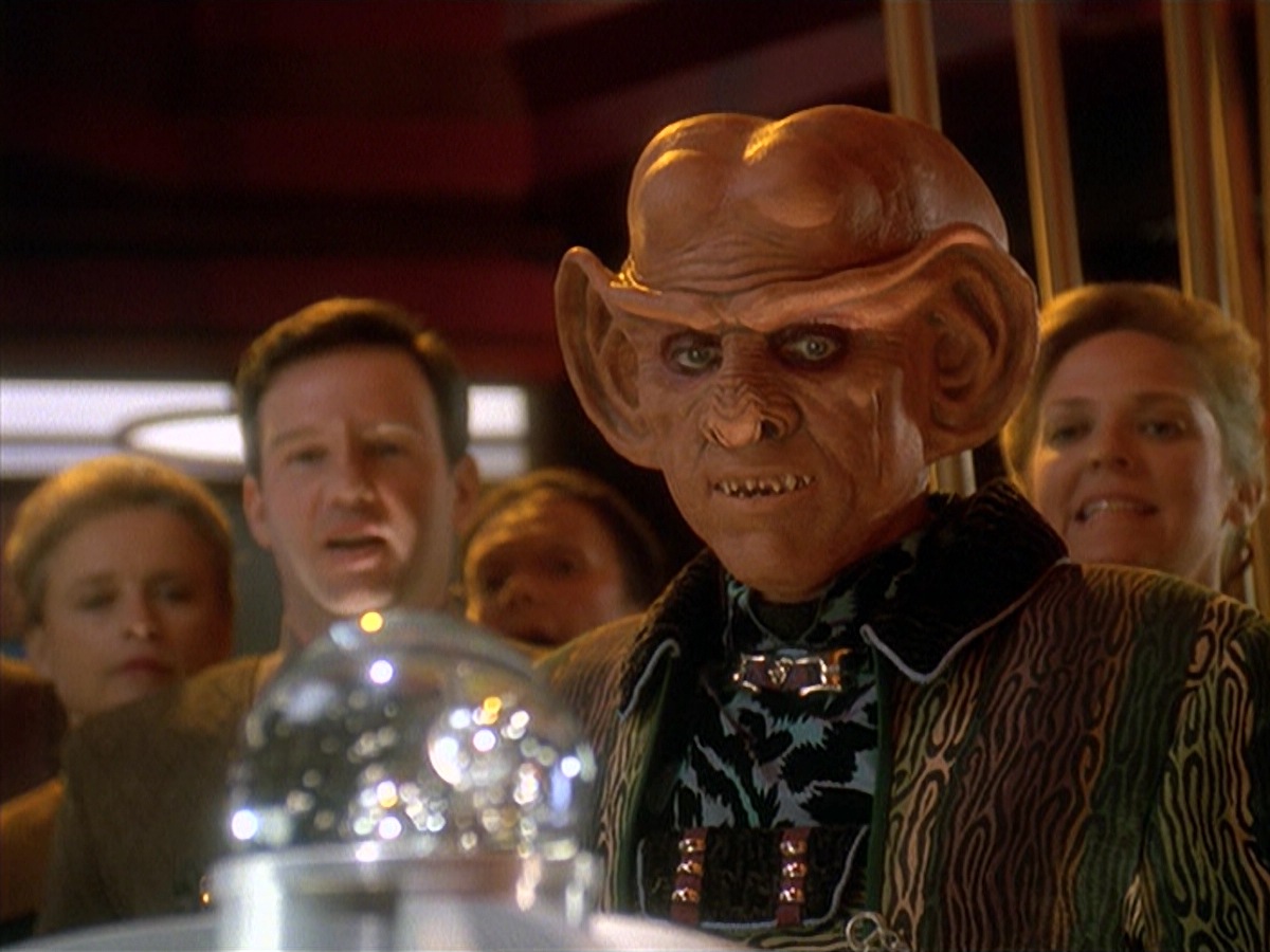 extant_StarTrek_DS9_4x07-StarshipDown_3971.jpg