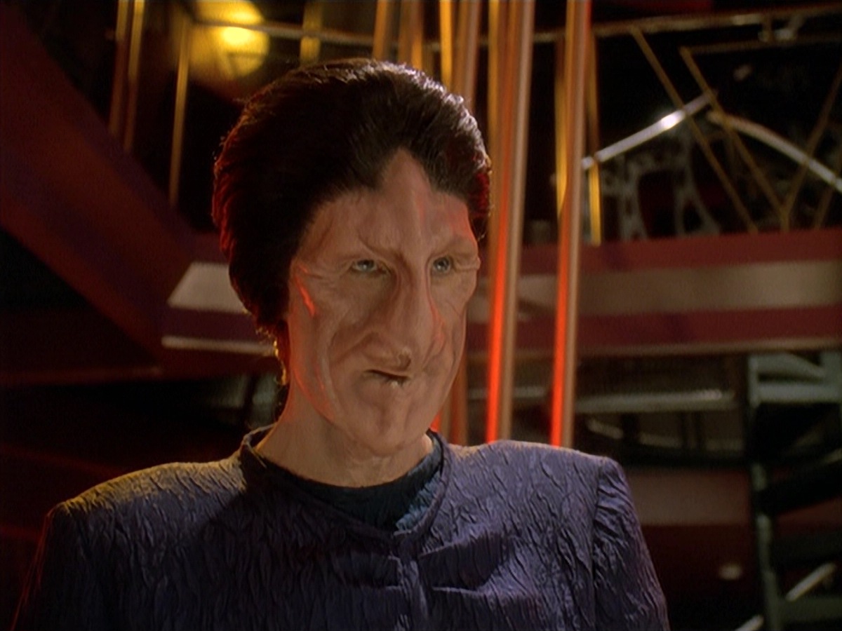 extant_StarTrek_DS9_4x07-StarshipDown_3988.jpg