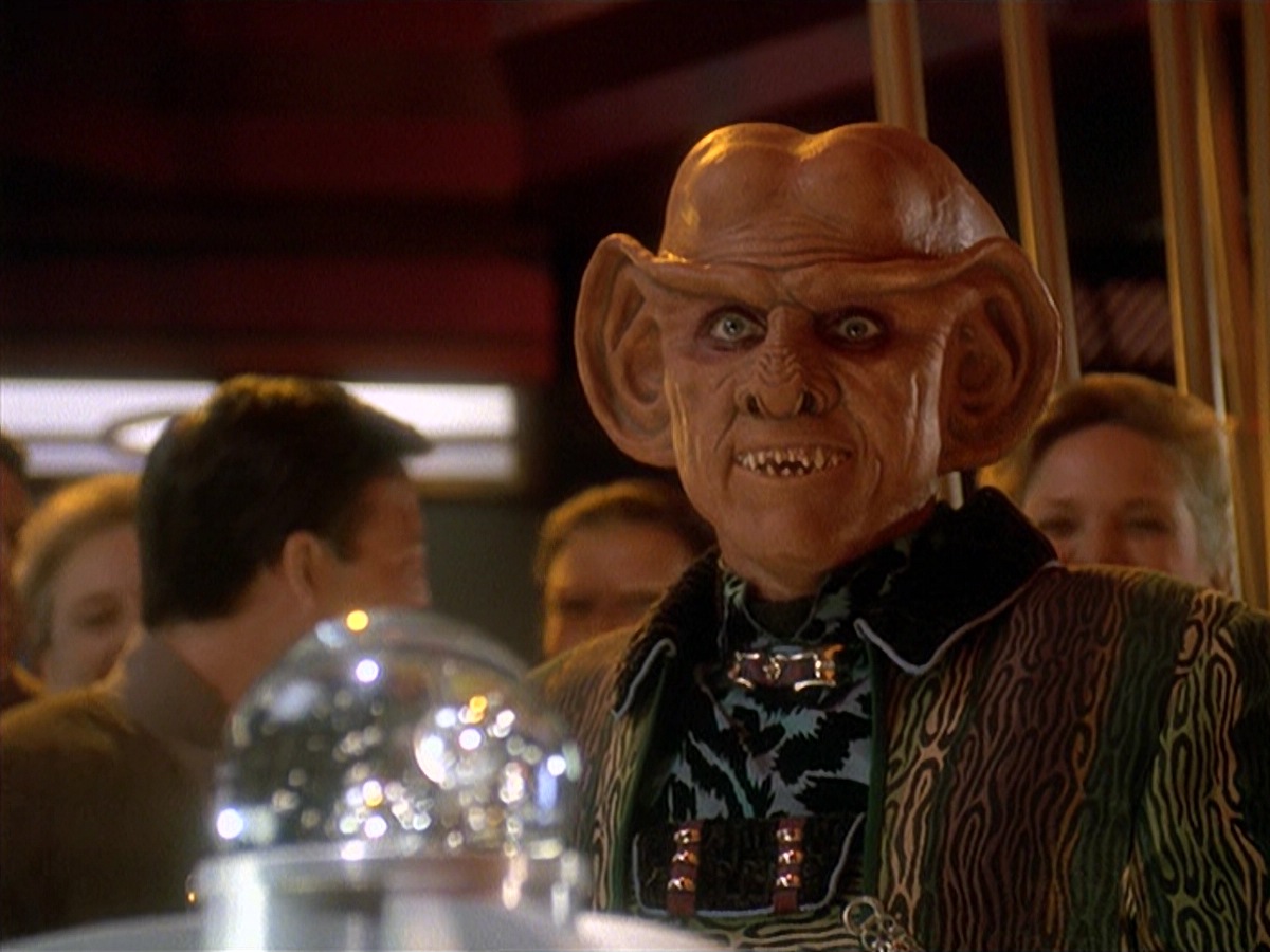 extant_StarTrek_DS9_4x07-StarshipDown_4000.jpg