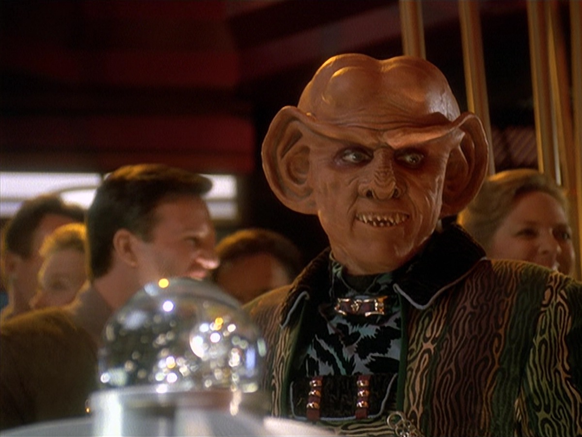 extant_StarTrek_DS9_4x07-StarshipDown_4001.jpg