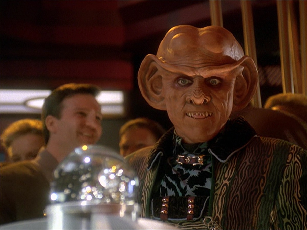 extant_StarTrek_DS9_4x07-StarshipDown_4003.jpg