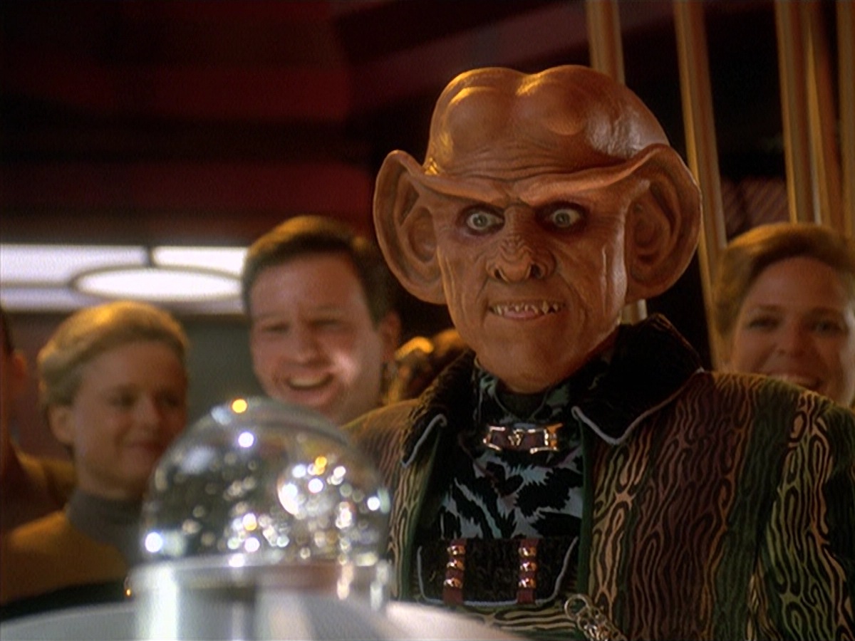 extant_StarTrek_DS9_4x07-StarshipDown_4010.jpg