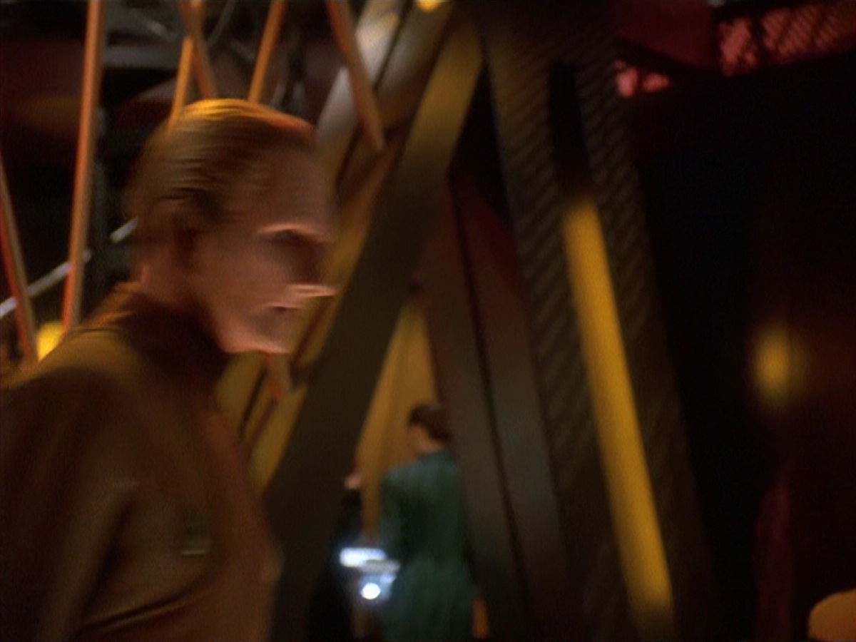 extant_StarTrek_DS9_4x07-StarshipDown_4011.jpg