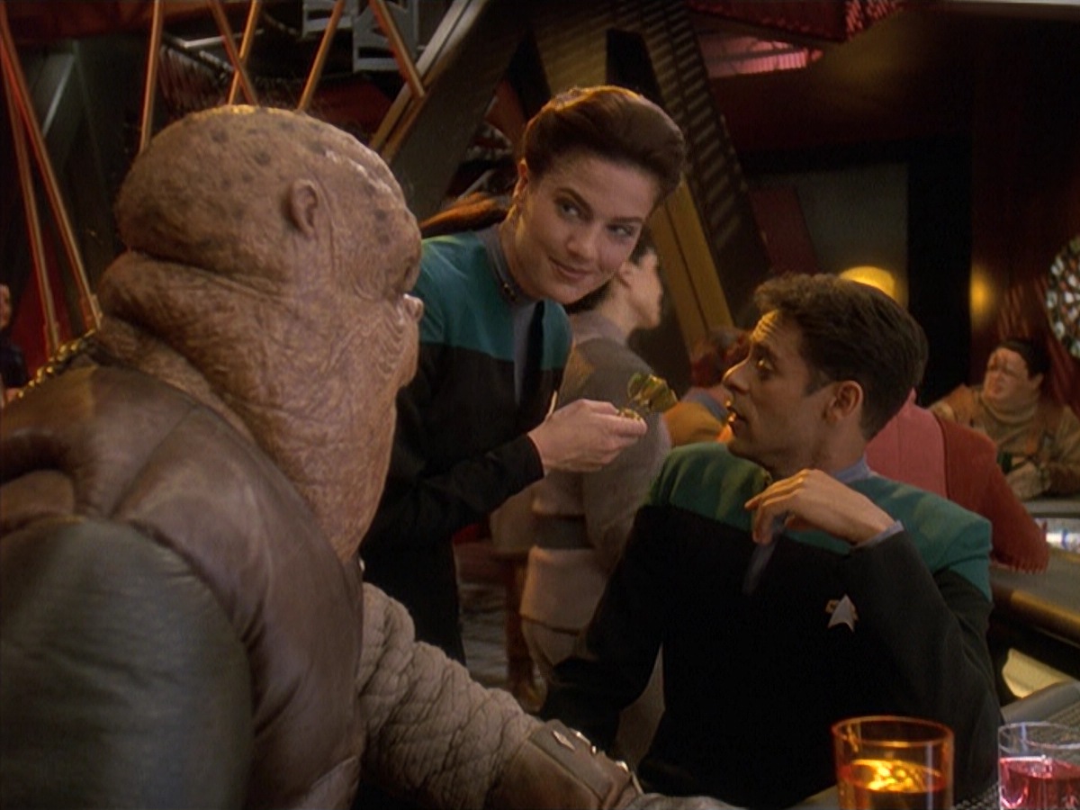 extant_StarTrek_DS9_4x07-StarshipDown_4044.jpg