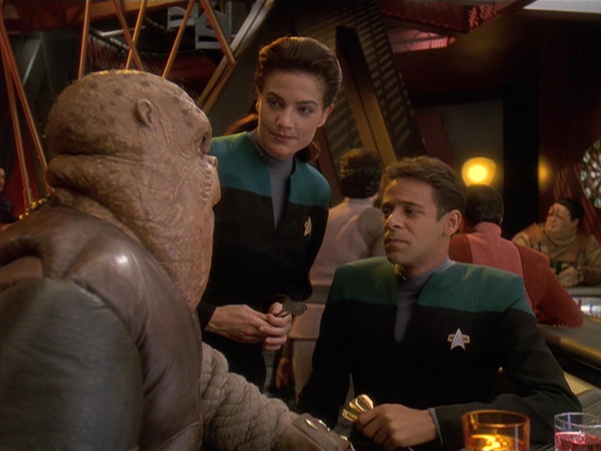 extant_StarTrek_DS9_4x07-StarshipDown_4053.jpg