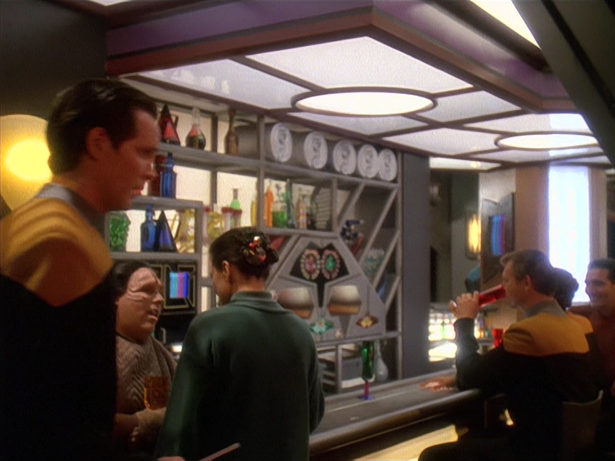 extant_StarTrek_DS9_4x07-StarshipDown_4073.jpg