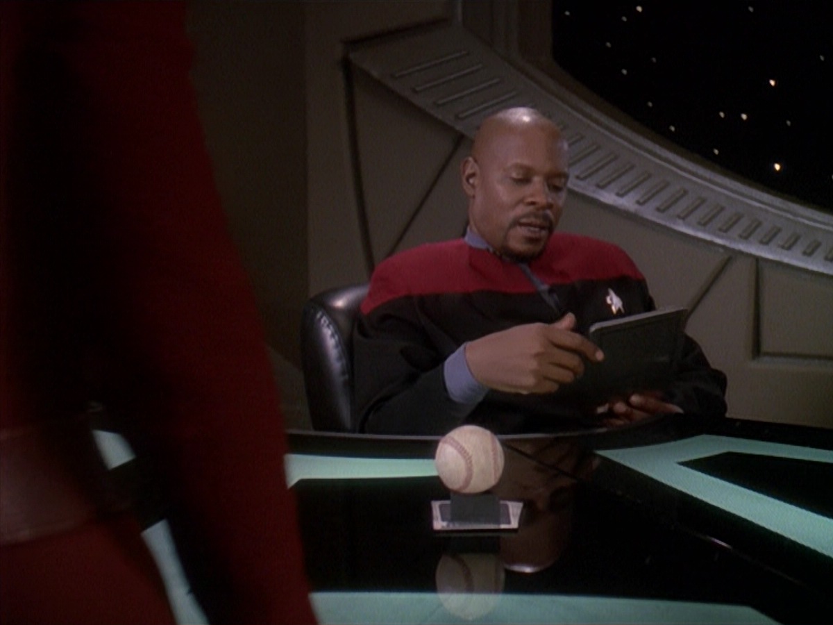 extant_StarTrek_DS9_4x07-StarshipDown_4164.jpg
