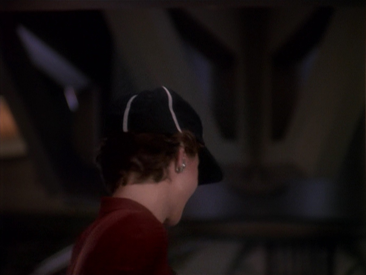 extant_StarTrek_DS9_4x07-StarshipDown_4257.jpg