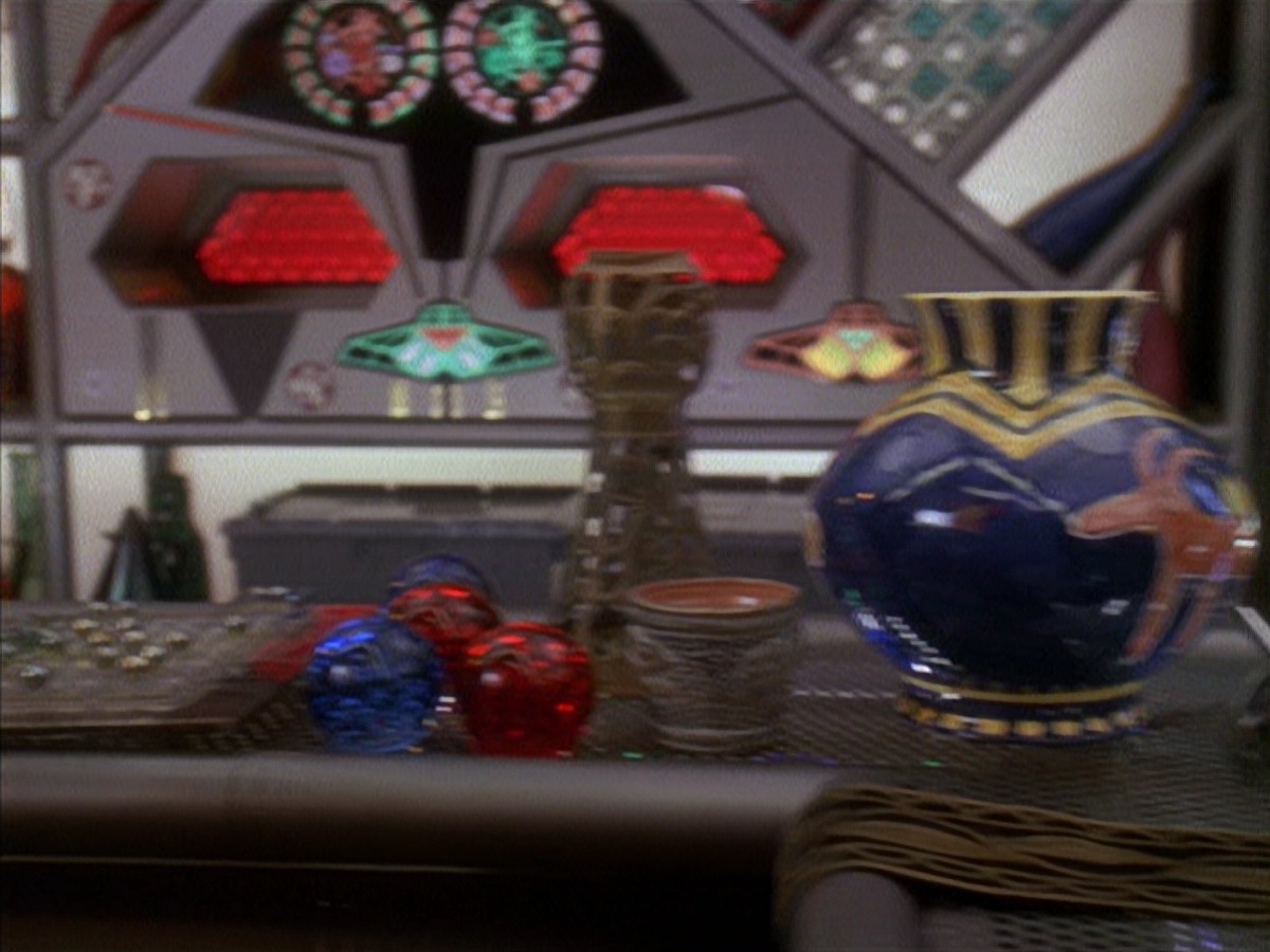 extant_StarTrek_DS9_4x08-LittleGreenMen_0013.jpg