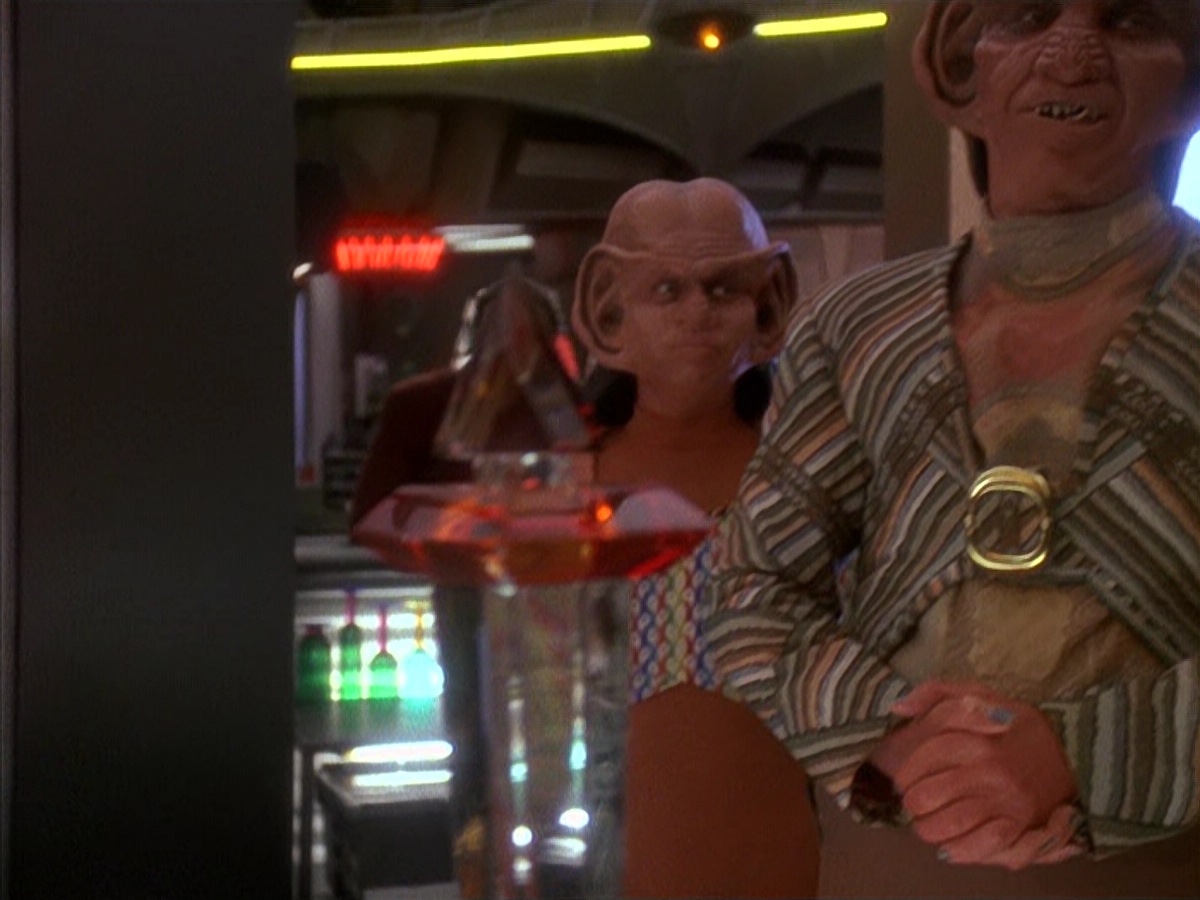 extant_StarTrek_DS9_4x08-LittleGreenMen_0018.jpg
