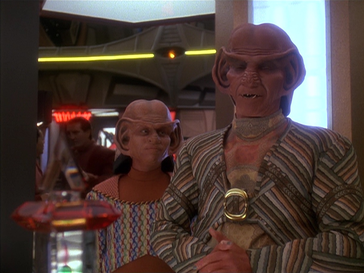 extant_StarTrek_DS9_4x08-LittleGreenMen_0048.jpg