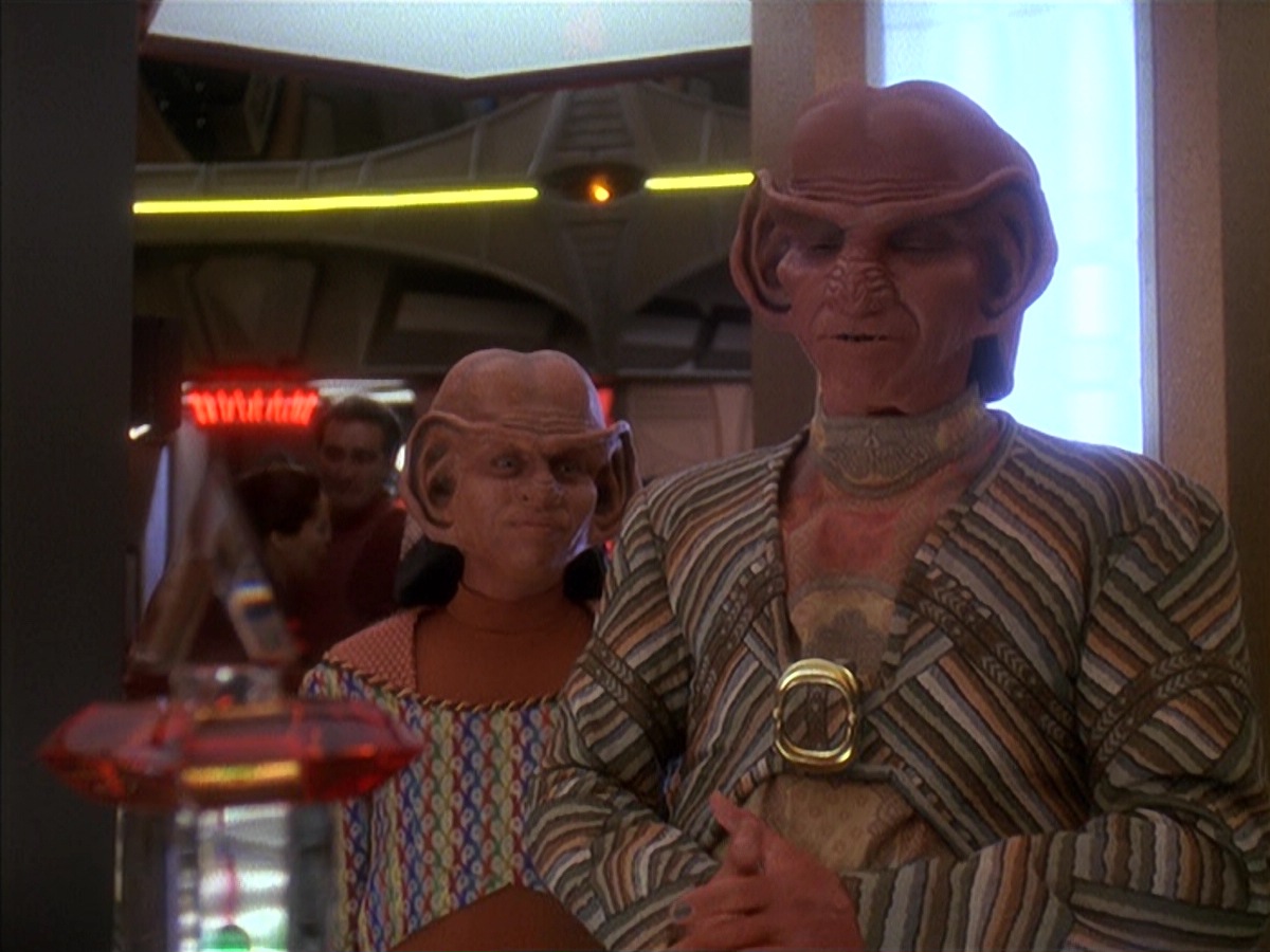 extant_StarTrek_DS9_4x08-LittleGreenMen_0053.jpg