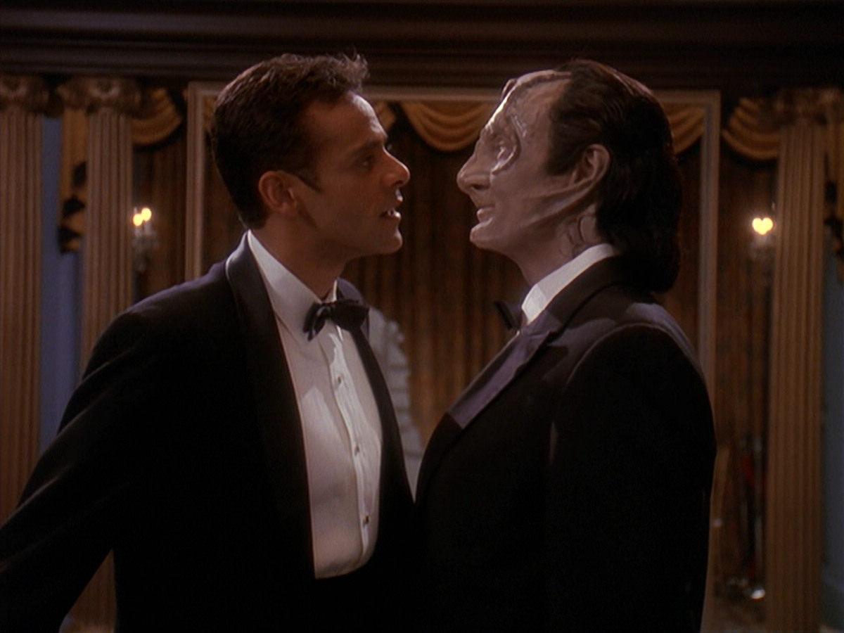extant_StarTrek_DS9_4x10-OurManBashir_00208.jpg