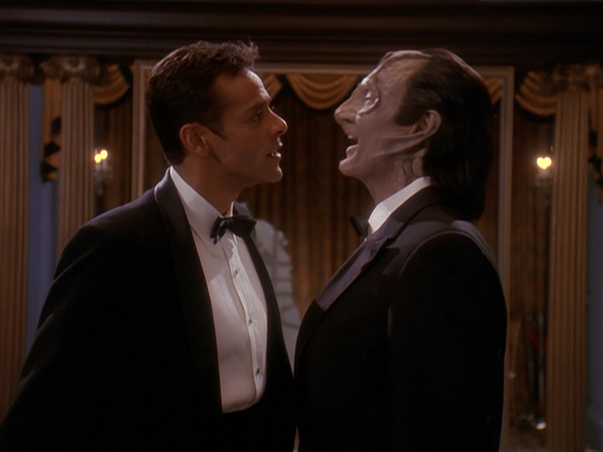 extant_StarTrek_DS9_4x10-OurManBashir_00210.jpg