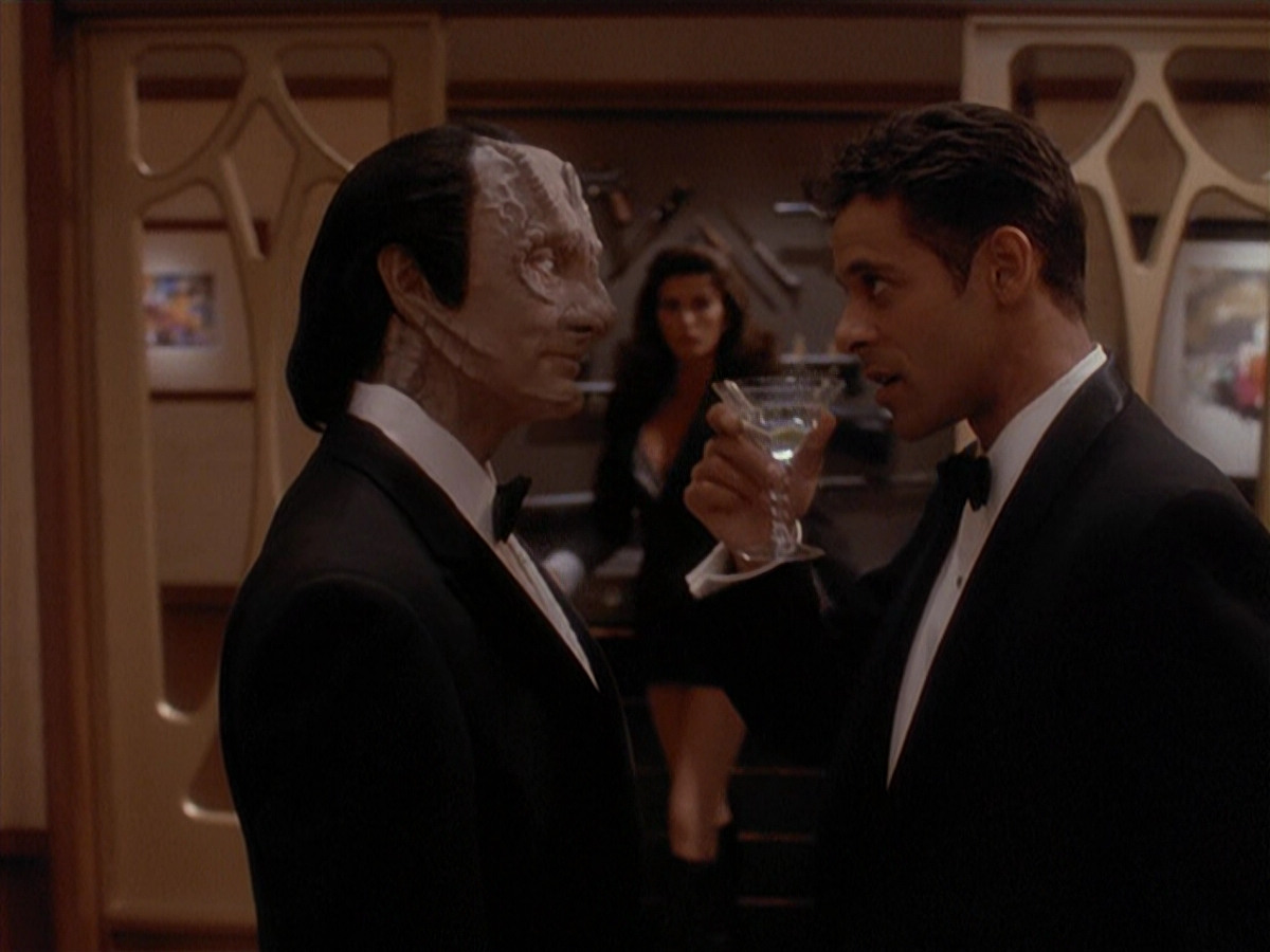 extant_StarTrek_DS9_4x10-OurManBashir_00566.jpg