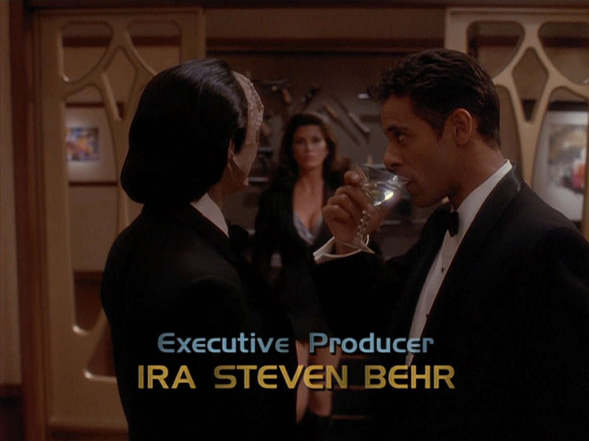 extant_StarTrek_DS9_4x10-OurManBashir_00567.jpg