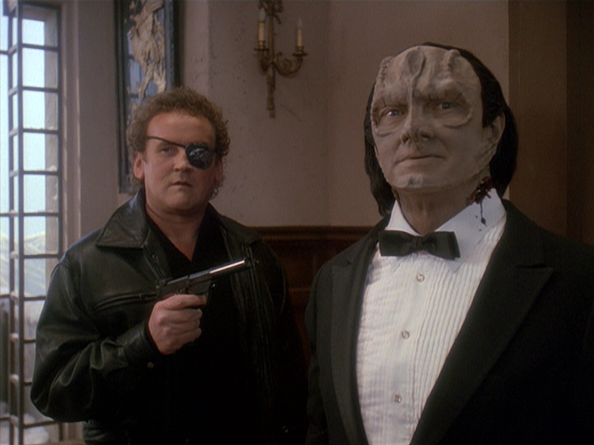 extant_StarTrek_DS9_4x10-OurManBashir_03521.jpg