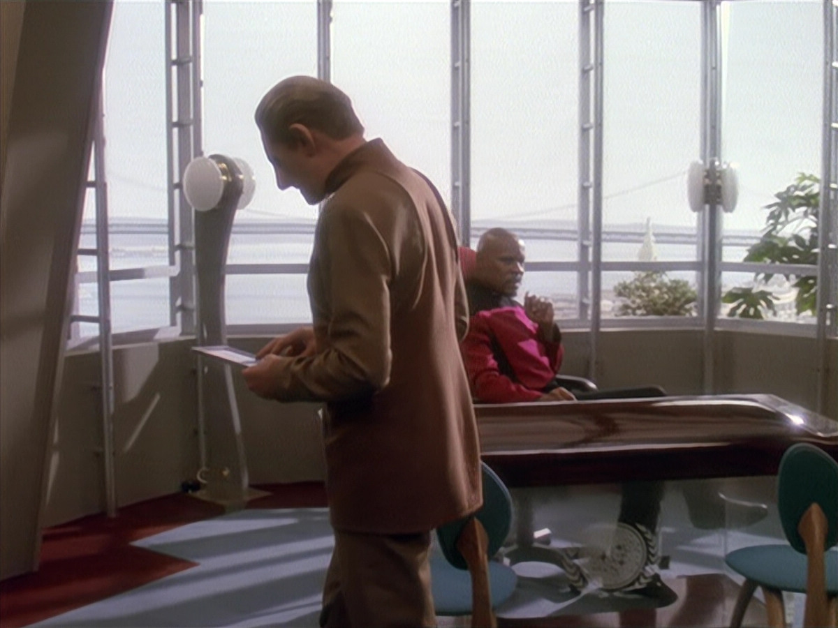 extant_StarTrek_DS9_4x12-ParadiseLost_00135.jpg