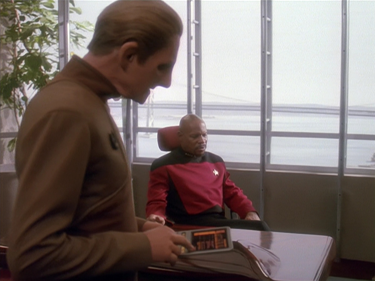 extant_StarTrek_DS9_4x12-ParadiseLost_00144.jpg