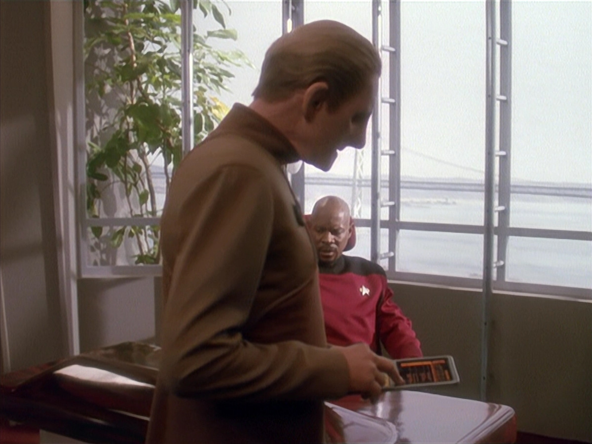 extant_StarTrek_DS9_4x12-ParadiseLost_00146.jpg