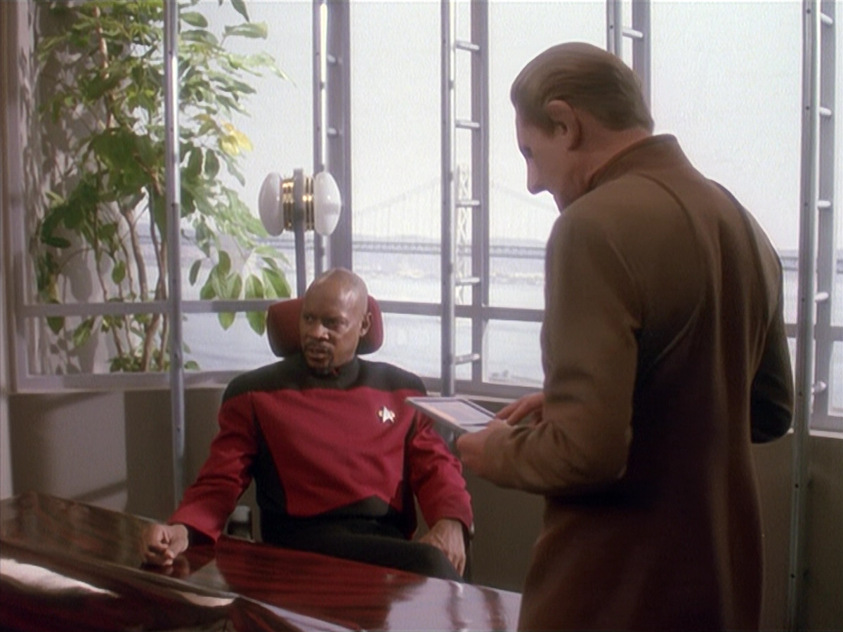 extant_StarTrek_DS9_4x12-ParadiseLost_00155.jpg
