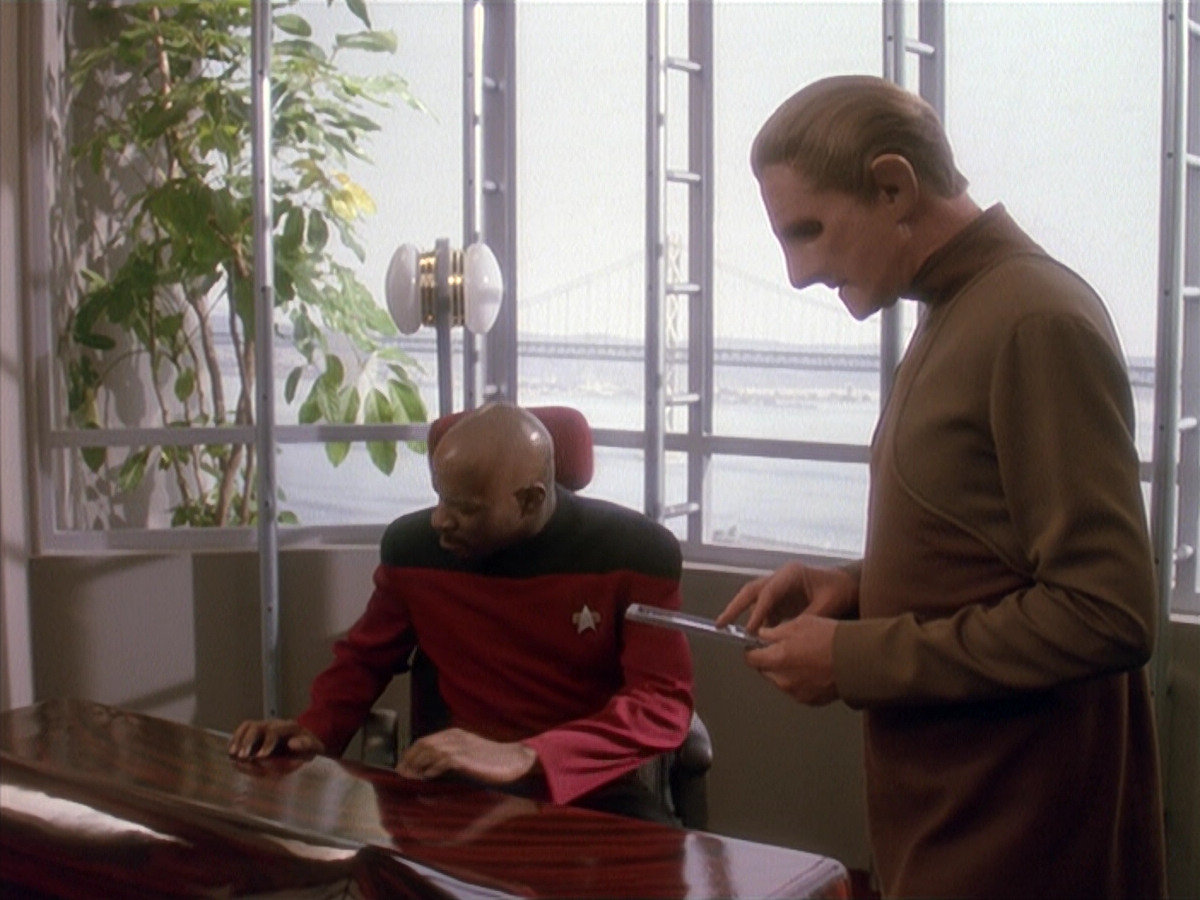extant_StarTrek_DS9_4x12-ParadiseLost_00159.jpg